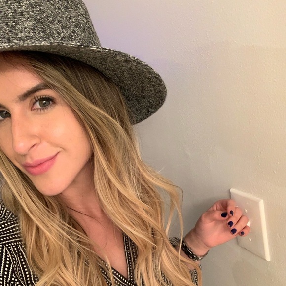 winter hat 🥶 - Picture 2 of 2